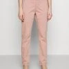 JDYDAKOTA LIFE PANT - Chino - Adobe Rose 2 JDYDAKOTA LIFE PANT - Chino - Adobe Rose -Promos JDY Boutique 04325dad677e430cb1969c38a6284318