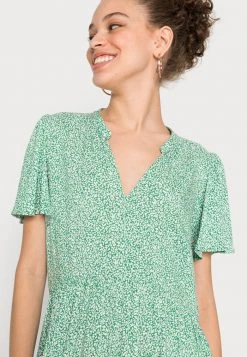 JDYSTARR LIFE V NECK DRESS - Robe De Jour - Medium Green /cloud Dancer 11 JDYSTARR LIFE V NECK DRESS - Robe De Jour - Medium Green /cloud Dancer -Promos JDY Boutique 09fe864bb8b54ab39ec7d00f100e3771