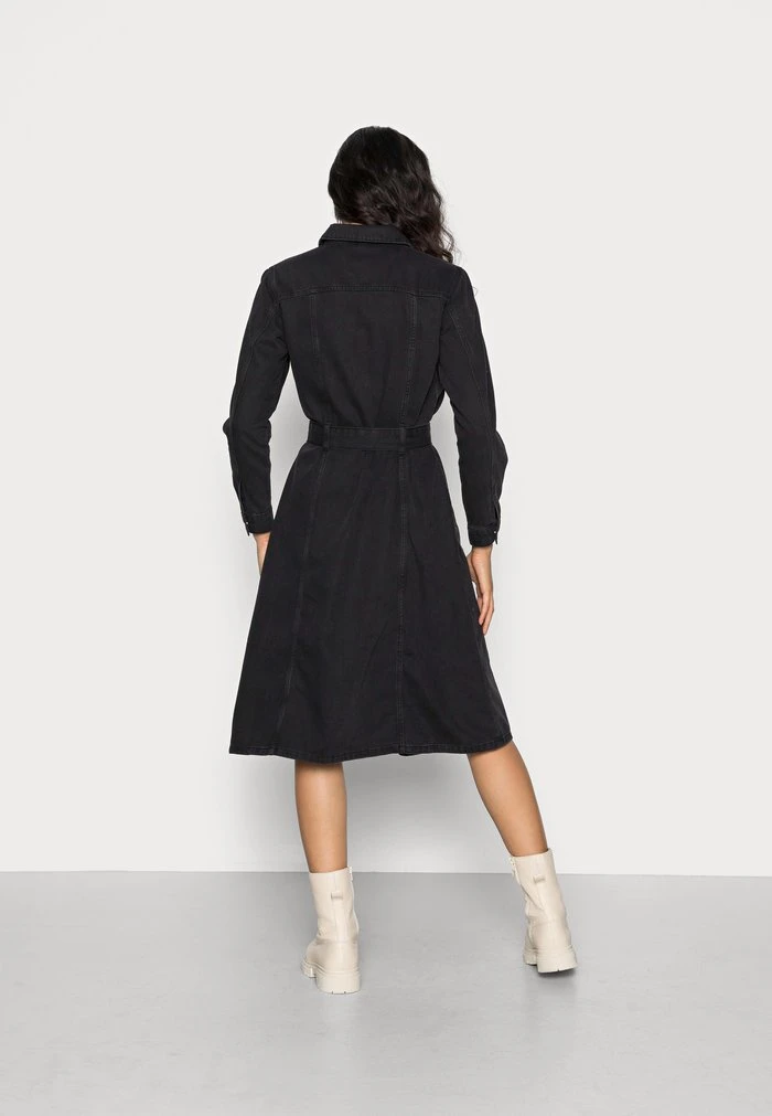 JDYSANSA LIFE LONG ASHAPE - Robe En Jean - Black Denim 5 JDYSANSA LIFE LONG ASHAPE - Robe En Jean - Black Denim – Image 3