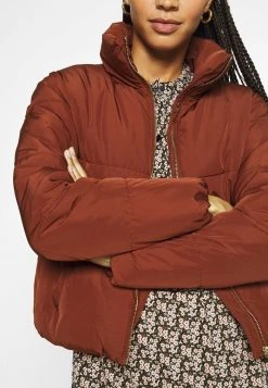 JDYNEWERICA SHORT PADDED JACKET - Veste D'hiver - Cherry Mahogany 16 JDYNEWERICA SHORT PADDED JACKET - Veste D'hiver - Cherry Mahogany -Promos JDY Boutique 106535a00ea149ecb68132bbbc1a57f3