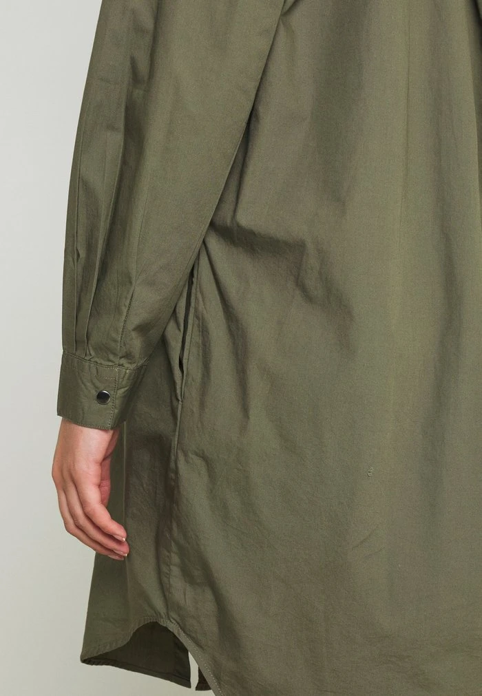 JDYPIPPA BOYFRIEND SHIRT DRESS - Robe Chemise - Kalamata 6 JDYPIPPA BOYFRIEND SHIRT DRESS - Robe Chemise - Kalamata – Image 4