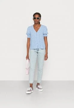 JDYJULIA SMOCK - Blouse - Della Robbia Blue/cloud Dancer 8 JDYJULIA SMOCK - Blouse - Della Robbia Blue/cloud Dancer -Promos JDY Boutique 153e6876a82644c38c0a1c3930577d14