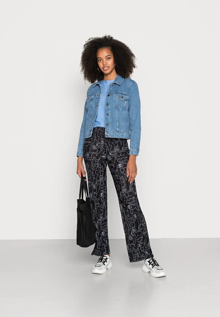 JDYDREW LIFE DENIM JACKET - Veste En Jean - Medium Blue Denim 4 JDYDREW LIFE DENIM JACKET - Veste En Jean - Medium Blue Denim – Image 2