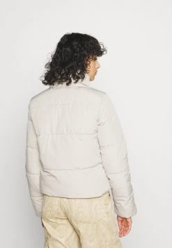 JDYNEWERICA SHORT PADDED JACKET - Veste D'hiver - Moonbeam 10 JDYNEWERICA SHORT PADDED JACKET - Veste D'hiver - Moonbeam -Promos JDY Boutique 1677fe9f957041de945e1e241c54a2b2