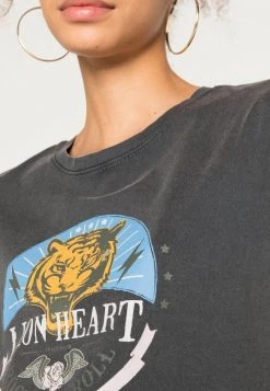 JDYFAROCK - T-shirt Imprimé - Obsidian/lion Heart 11 JDYFAROCK - T-shirt Imprimé - Obsidian/lion Heart -Promos JDY Boutique 18a5554ba5784057b616c757c30a3fd6