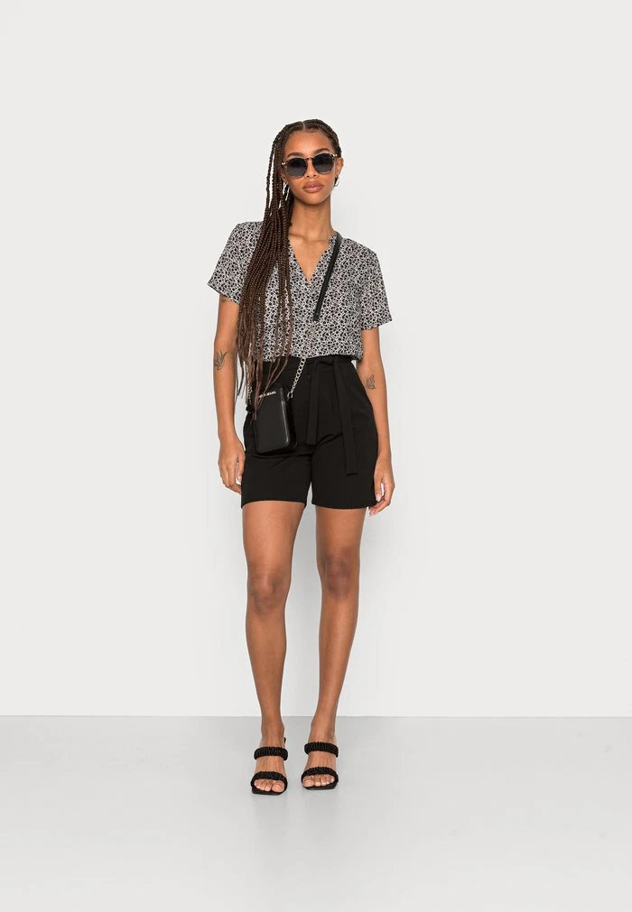 JDYLOTUS V NECK TOP - T-shirt Basique - Cloud Dancer 4 JDYLOTUS V NECK TOP - T-shirt Basique - Cloud Dancer – Image 2