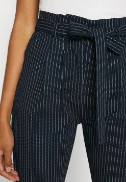 JDYTANJA PINSTRIPE PANT - Pantalon Classique - Sky Captian -Promos JDY Boutique 24a88d626196473f9111cb1fd35f4bf8
