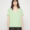 JDYFAROCK LIFE V NECK - T-shirt Basique - Basil 2 JDYFAROCK LIFE V NECK - T-shirt Basique - Basil -Promos JDY Boutique 2a664ed679ba4e658e143d5a0a6e5dda