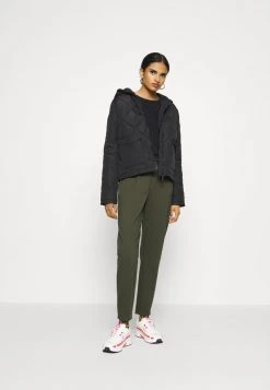 JDYPRETTY NEW PANT - Pantalon Classique - Forest Night 8 JDYPRETTY NEW PANT - Pantalon Classique - Forest Night -Promos JDY Boutique 31ac353a6ef04042a4e3bf6a6c9c29da