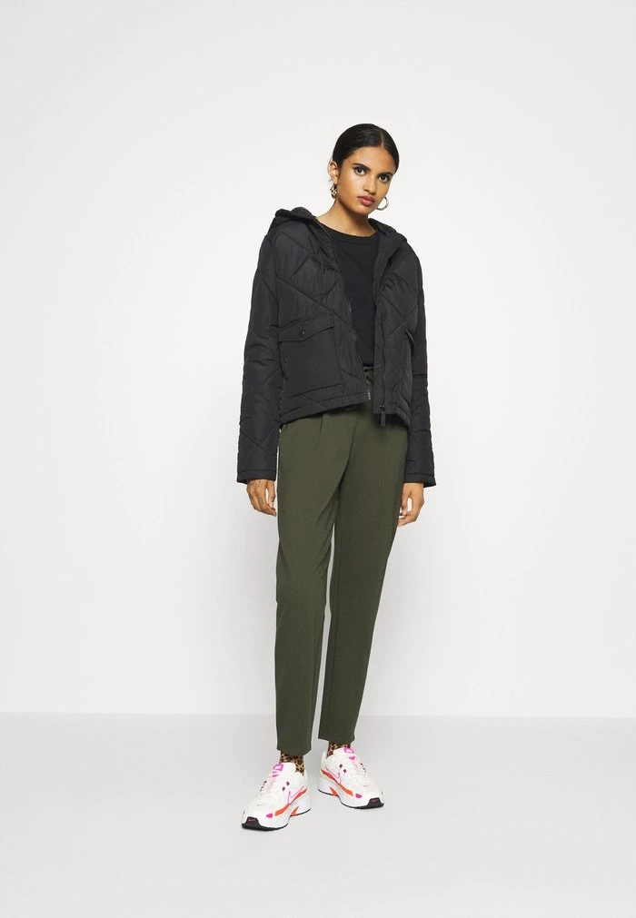 JDYPRETTY NEW PANT - Pantalon Classique - Forest Night 4 JDYPRETTY NEW PANT - Pantalon Classique - Forest Night – Image 2