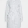 JDYTHEODOR DRESS - Robe Chemise - White 2 JDYTHEODOR DRESS - Robe Chemise - White -Promos JDY Boutique 339f4611aee9479b9668e85c301e9757