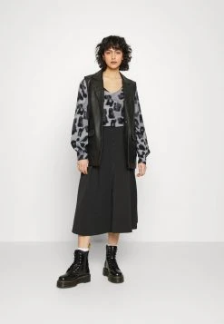 JDYCOHEN - Blouse - Oyster Mushroom/black 9 JDYCOHEN - Blouse - Oyster Mushroom/black -Promos JDY Boutique 36f4e3ef89864d25ab47a40f8a08f6ab