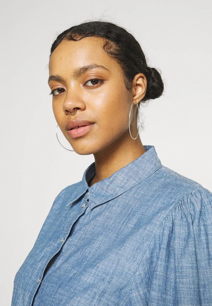 JDYHELLA - Chemisier - Medium Blue Denim 6 JDYHELLA - Chemisier - Medium Blue Denim – Image 4