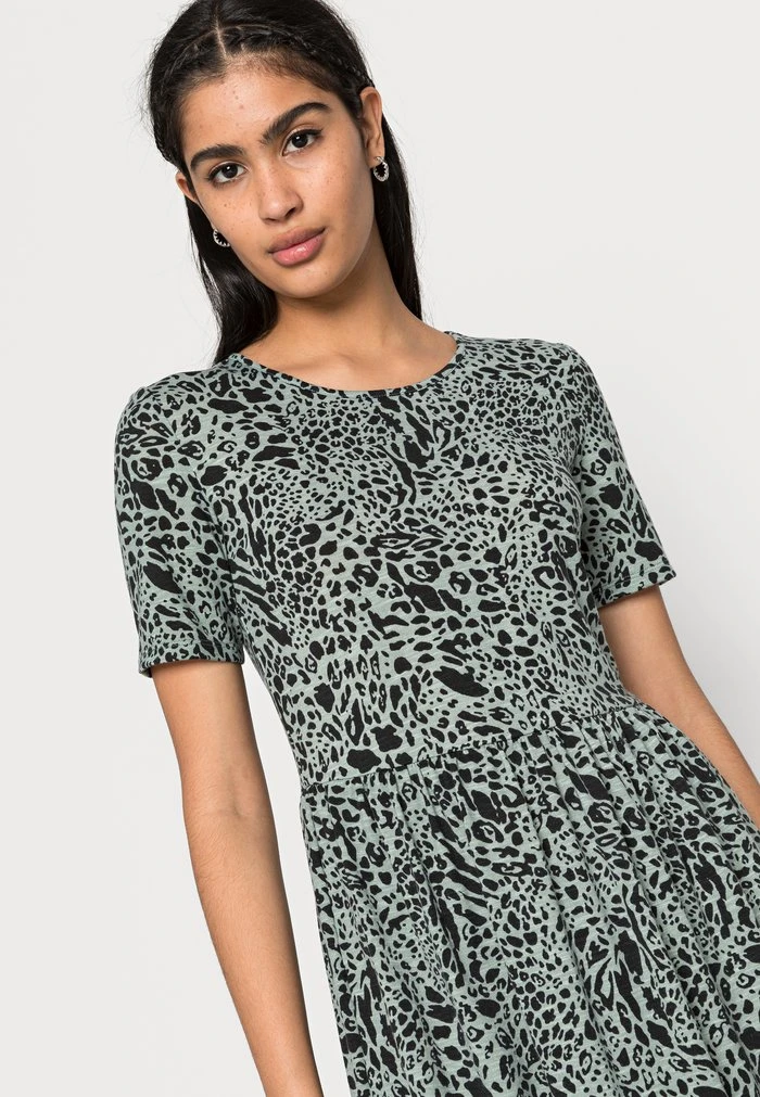 JDYSUE SUMMER DRESS - Robe En Jersey - Chinois Green/black Leo 7 JDYSUE SUMMER DRESS - Robe En Jersey - Chinois Green/black Leo – Image 5