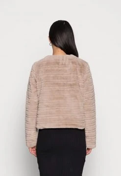 JDY DEER FAUX FUR JACKET - Veste D'hiver - Simply Taupe -Promos JDY Boutique 3c1d7b38d5f1448e9b98180b4bd67d27