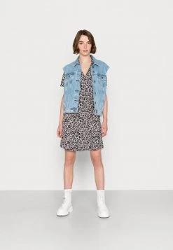 JDYSTARR LIFE DRESS - Robe Chemise - Black 8 JDYSTARR LIFE DRESS - Robe Chemise - Black -Promos JDY Boutique 3c980879e9a649799077cc915e6e6c2f