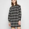 JDYDOVER CHECK DRESS - Robe En Jersey - Black/cloud Dancer 2 JDYDOVER CHECK DRESS - Robe En Jersey - Black/cloud Dancer -Promos JDY Boutique 4006b3ded8f44c34bb1ec84a86c9ea69