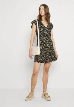 JDYGITTE SVAN CAPSLEEVE DRESS - Robe De Jour - Black /yellow 8 JDYGITTE SVAN CAPSLEEVE DRESS - Robe De Jour - Black /yellow -Promos JDY Boutique 40df1c1653b2431cb76ade3102cef29b