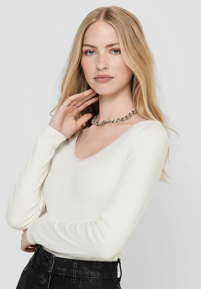 JDY T-shirt à Manches Longues - Cloud Dancer 6 JDY T-shirt à Manches Longues - Cloud Dancer – Image 4