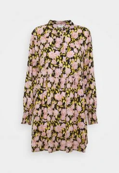 JDYCARMEN SHORT DRESS - Robe Chemise - Black 15 JDYCARMEN SHORT DRESS - Robe Chemise - Black -Promos JDY Boutique 4952bc005aeb4dc3a2d69b38275add92