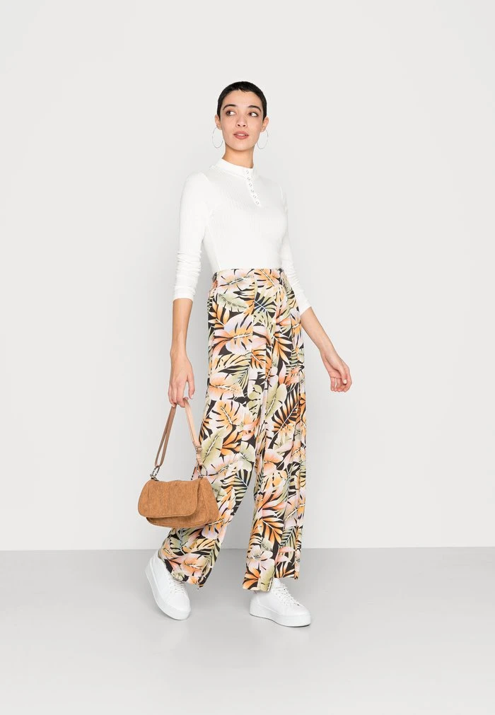 JDY T-shirt à Manches Longues - Cloud Dancer 4 JDY T-shirt à Manches Longues - Cloud Dancer – Image 2