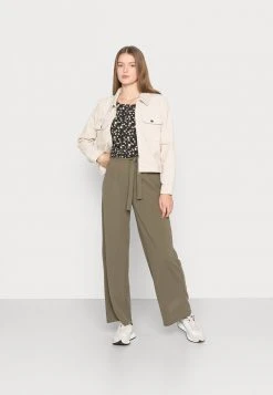 JDYTANJA WIDE PANT - Pantalon Classique - Kalamata 8 JDYTANJA WIDE PANT - Pantalon Classique - Kalamata -Promos JDY Boutique 4c239976306d4ae6b587d0ee74c8e645