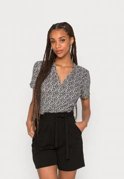 JDYLOTUS V NECK TOP - T-shirt Basique - Cloud Dancer