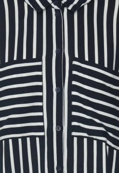 JDYZOE - Chemisier - Sky Captain/cloud Dancer 11 JDYZOE - Chemisier - Sky Captain/cloud Dancer -Promos JDY Boutique 5933db608328414b996a428f13cdf7e1