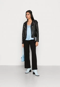 JDYFIFI SINGLET - Débardeur - Della Robia Blue 8 JDYFIFI SINGLET - Débardeur - Della Robia Blue -Promos JDY Boutique 6408fd9c2b6c47fca767e36a8ef4b2f9