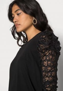 JDYGUJI - T-shirt à Manches Longues - Black 11 JDYGUJI - T-shirt à Manches Longues - Black -Promos JDY Boutique 650b28071e5c4b93b4d2c4ca0822410a