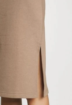 JDYLUCY LIFE L S RAGLAN SWEAT - Robe De Jour - Portabella 13 JDYLUCY LIFE L S RAGLAN SWEAT - Robe De Jour - Portabella -Promos JDY Boutique 66a65a8a339343f1aea35820a84dfca0