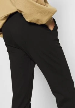 JDYPRETTY NEW PANT - Pantalon Classique - Black -Promos JDY Boutique 68edc5e05cb04c6e9cf012ec2059a808