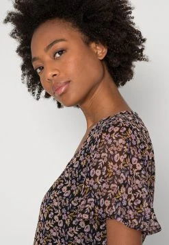 JDYCASSIE LIFE - Blouse - Odyssey Gray 11 JDYCASSIE LIFE - Blouse - Odyssey Gray -Promos JDY Boutique 6c05ac68214d45a1b3406a25d3657c75