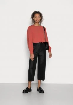 JDY SELINA - T-shirt à Manches Longues - Tandoori Spice 8 JDY SELINA - T-shirt à Manches Longues - Tandoori Spice -Promos JDY Boutique 6f6f7c53f18646838452748f6ed35ce2