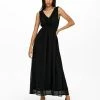 JDY Robe Longue - Black 1 JDY Robe Longue - Black -Promos JDY Boutique 7413ba3bd8524ad7964bec08cf8f64a5
