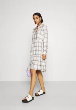 JDYSTAY BELOWKNEE SHIRT DRESS - Robe Chemise - Pastel Lilac -Promos JDY Boutique 784eb0a530784999b13a98f286fa81be