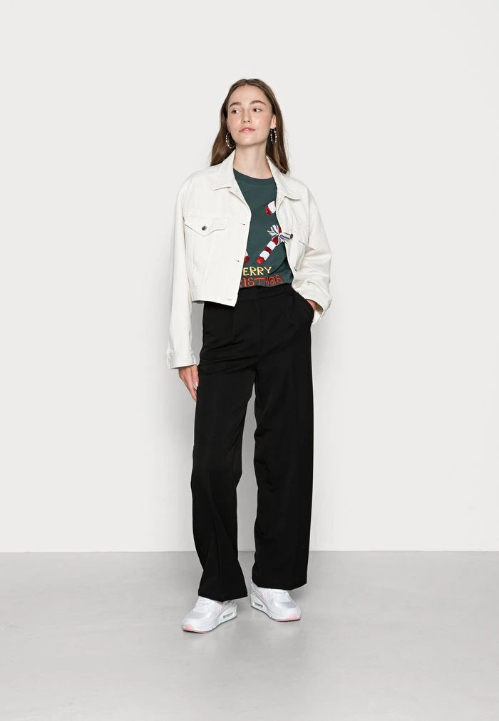 JDYCALLIE LIFE X MAS - T-shirt Imprimé - Green Gables 4 JDYCALLIE LIFE X MAS - T-shirt Imprimé - Green Gables – Image 2