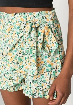 JDYSTARR LIFE WRAP - Short - Cloud Dancer/greenbriar/apricot 11 JDYSTARR LIFE WRAP - Short - Cloud Dancer/greenbriar/apricot -Promos JDY Boutique 797213b4d8174ea2a2dfd473c205b8c6