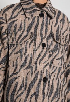 JDY UMALA LONG CHECK JACKET - Manteau Classique - Portabella Detail Black -Promos JDY Boutique 7dbe8cce2ffa45819b6a669b7dbbcebe