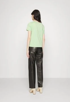 JDYFAROCK LIFE V NECK - T-shirt Basique - Basil 10 JDYFAROCK LIFE V NECK - T-shirt Basique - Basil -Promos JDY Boutique 7f091dc13b5c4cc5a1fe6e668d1aa61c