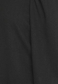 JDYANNY - T-shirt à Manches Longues - Black 7 JDYANNY - T-shirt à Manches Longues - Black -Promos JDY Boutique 7f339d126ff54307bc97038b423834a9