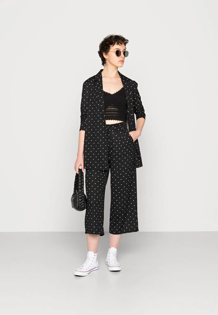 JDY NOOS - Manteau Court - Black 4 JDY NOOS - Manteau Court - Black – Image 2