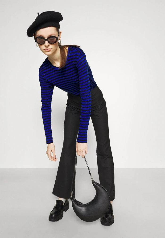 JDYFRANSISKA O NECK - T-shirt à Manches Longues - Surf The Web/black 4 JDYFRANSISKA O NECK - T-shirt à Manches Longues - Surf The Web/black – Image 2