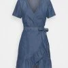 JDYBELLA LIFE DRESS - Robe En Jean - Medium Blue Denim -Promos JDY Boutique 8bae69431a234d8f8386bc81cf694b60