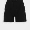JDY NEW CATIA - Short - Black -Promos JDY Boutique 8c79ec63723a43c6a42a461820a206ed