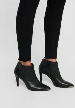 JDY SONJA LIFE REG ANKLE - Jeans Skinny - Black Denim 13 JDY SONJA LIFE REG ANKLE - Jeans Skinny - Black Denim -Promos JDY Boutique 8e5dabc91003481999c018e9c726f904