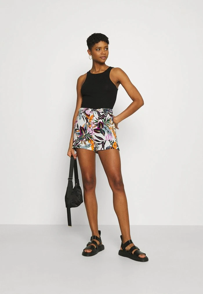 JDYSTAAR LIFE - Short - Cloud Dancer/jungle 4 JDYSTAAR LIFE - Short - Cloud Dancer/jungle – Image 2