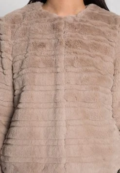 JDY DEER FAUX FUR JACKET - Veste D'hiver - Simply Taupe -Promos JDY Boutique 94a9e5e392014b6984e4ce751b680749
