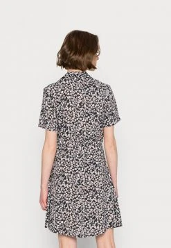 JDYSTARR LIFE DRESS - Robe Chemise - Black 9 JDYSTARR LIFE DRESS - Robe Chemise - Black -Promos JDY Boutique 94e6e32360544f9e90f8135f2a78eabc