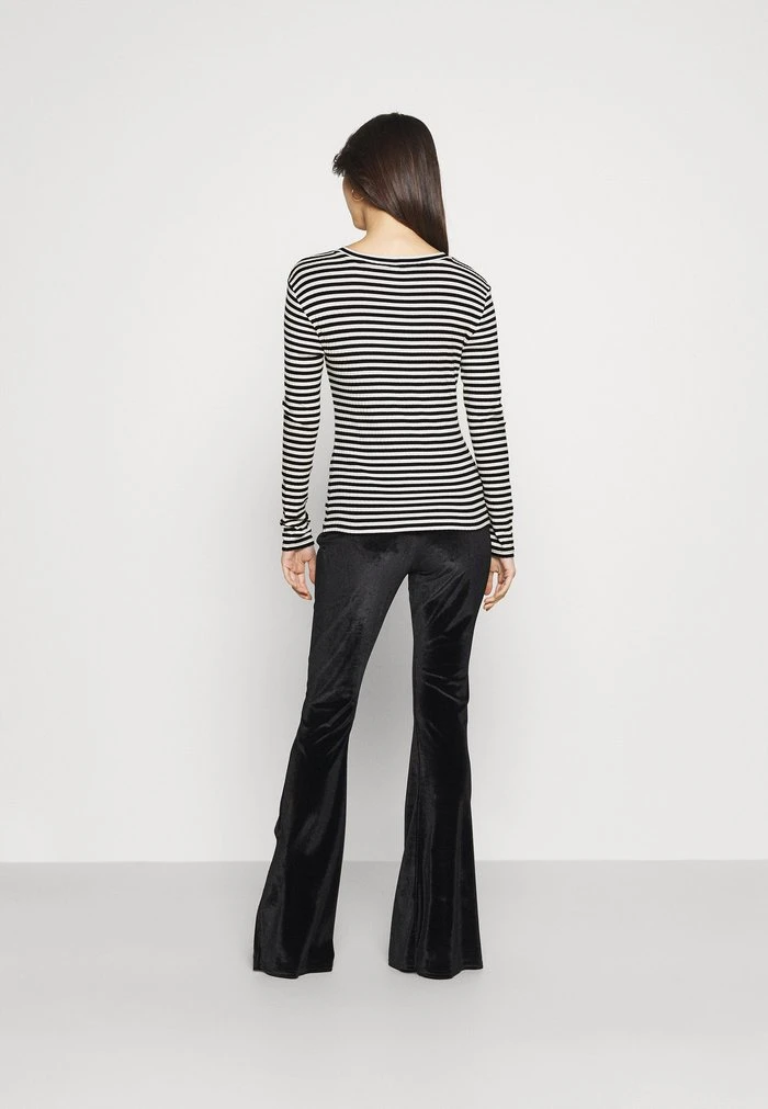JDYFRANSISKA O NECK - T-shirt à Manches Longues - Black/white 5 JDYFRANSISKA O NECK - T-shirt à Manches Longues - Black/white – Image 3